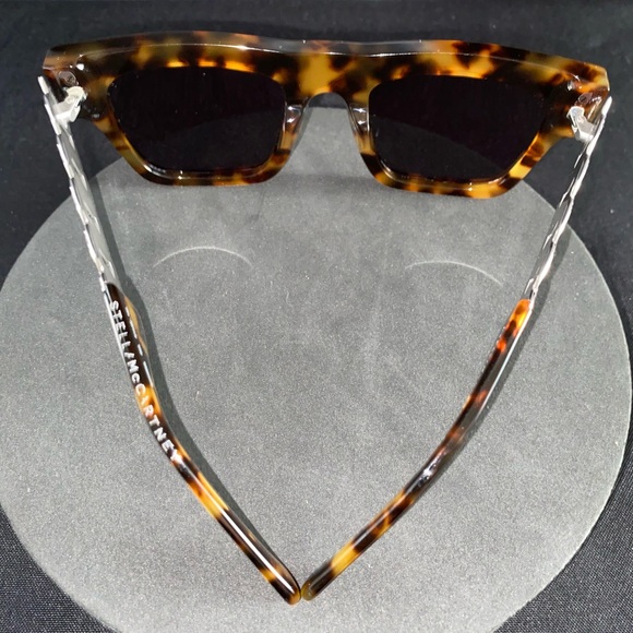 Stella McCartney Tortoise-shell sunglasses. Chic w/silver hardware on the sides. - Picture 6 of 6